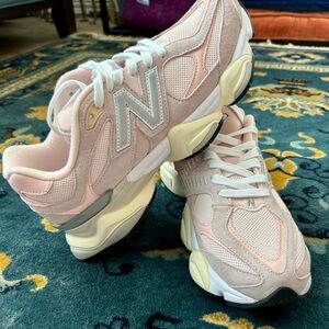 New Balance Pink 9060